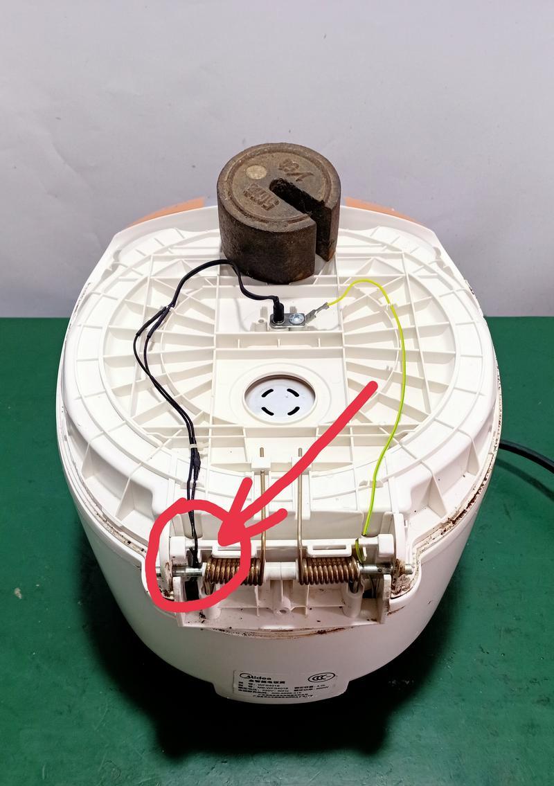 电饭煲异常代码分析与处理方法（探索电饭煲异常代码背后的问题与解决方案）  第3张